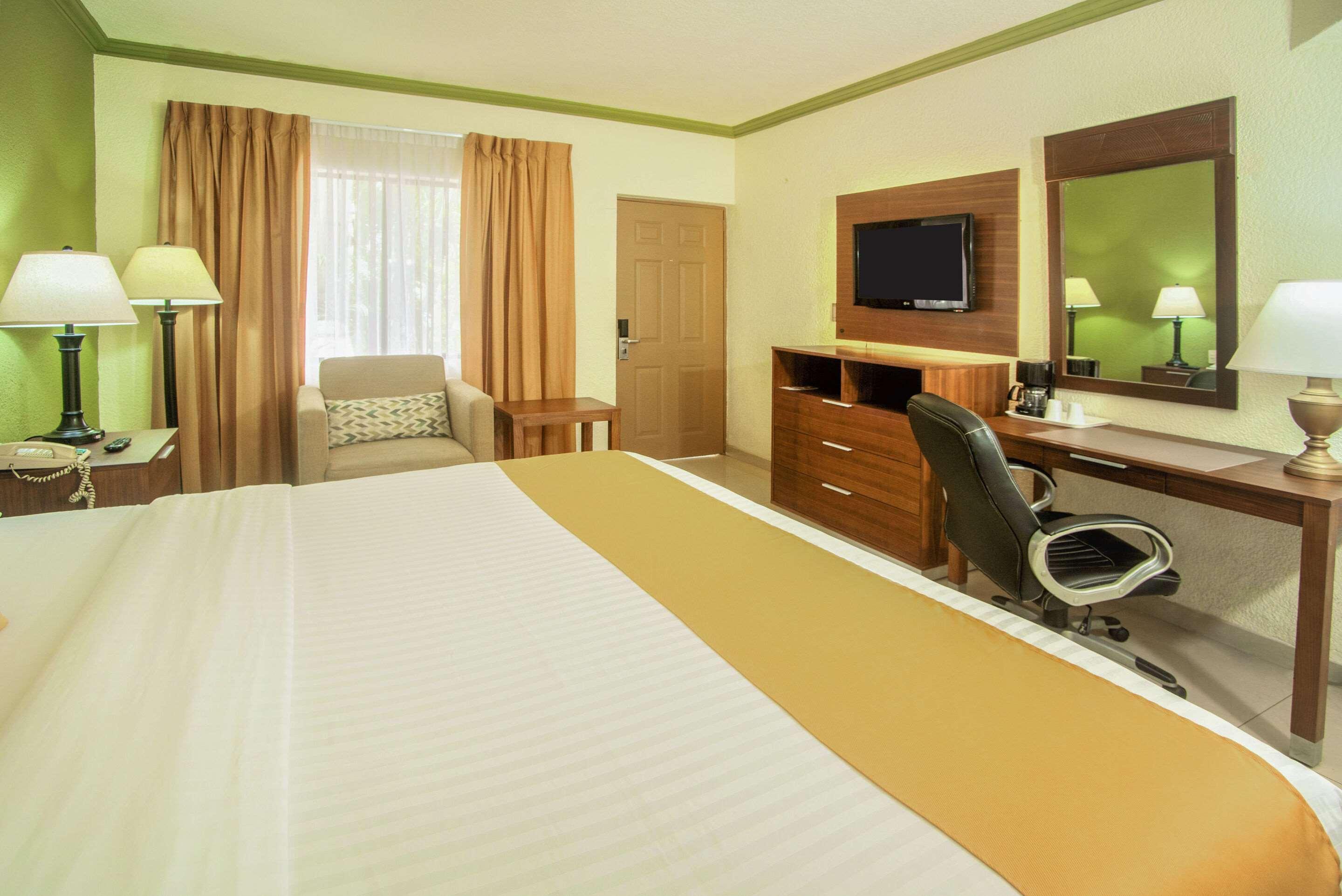 Quality Inn Сьюдад-Обрегон Экстерьер фото